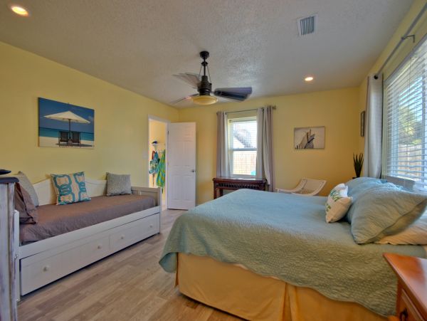 Family Cottage with Private Pool & Short 2 Min Walk to Beach
