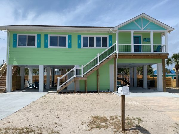 Family Cottage with Private Pool & Short 2 Min Walk to Beach