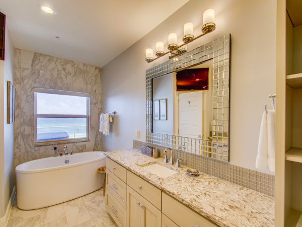 Four Bedroom Beachfront Lovely