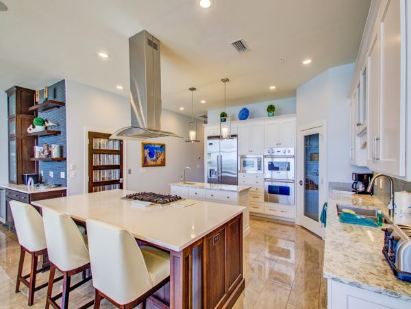 Four Bedroom Beachfront Lovely