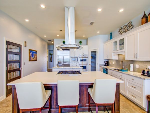 Four Bedroom Beachfront Lovely