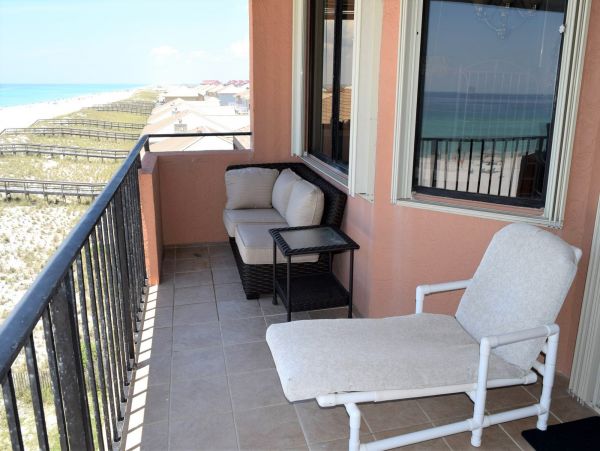 Oceanfront Vacation Condo in Pensacola Beach Sleeps 6