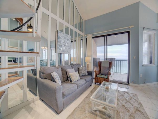 Oceanfront Vacation Condo in Pensacola Beach Sleeps 6