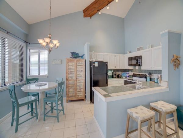 Oceanfront Vacation Condo in Pensacola Beach Sleeps 6