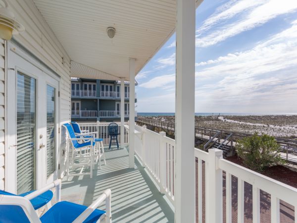 Stunning Vacation Rental with Beach Access- Perfect for Families