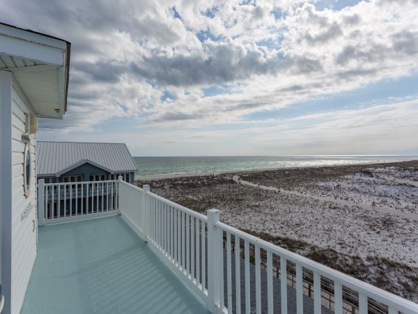 Stunning Vacation Rental with Beach Access- Perfect for Families