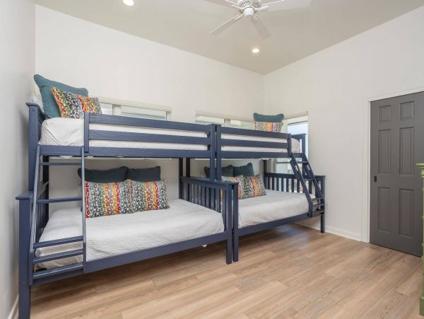 Luxury Pensacola Beach Vacation Home 6 Bedrooms Sleeps 18