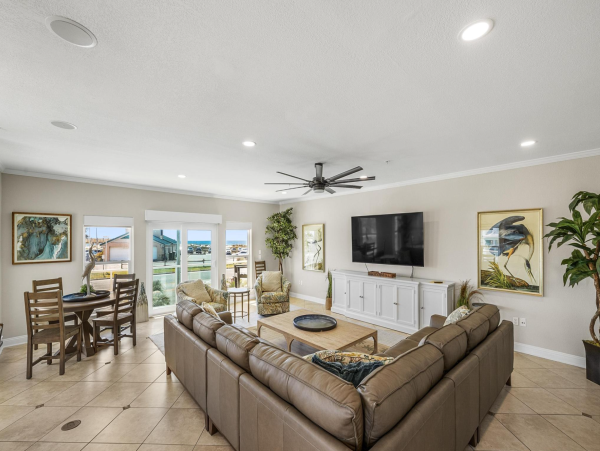 Newly Updated Townhouse Five Bedrooms
