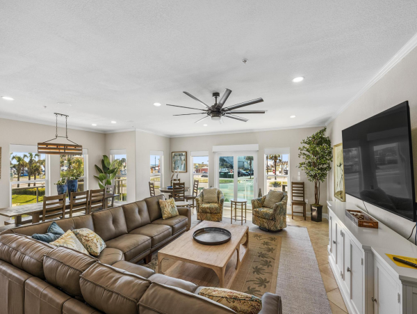 Newly Updated Townhouse Five Bedrooms