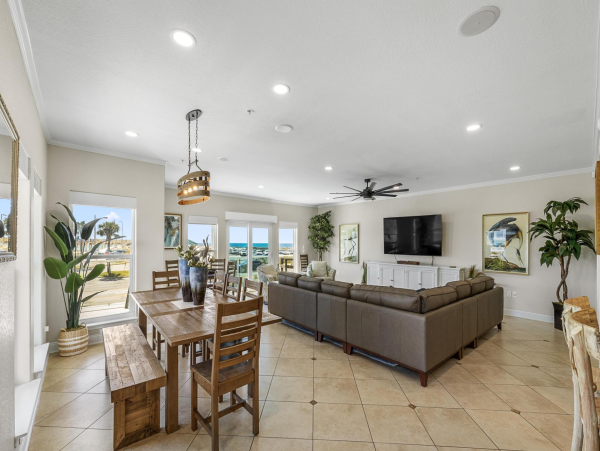 Newly Updated Townhouse Five Bedrooms