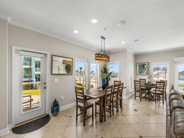 Newly Updated Townhouse Five Bedrooms