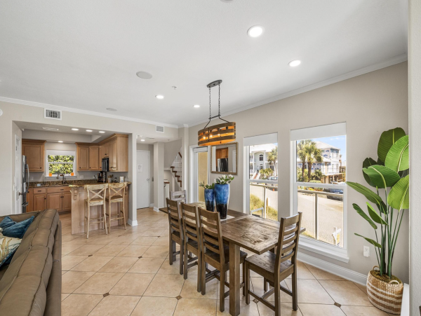 Newly Updated Townhouse Five Bedrooms