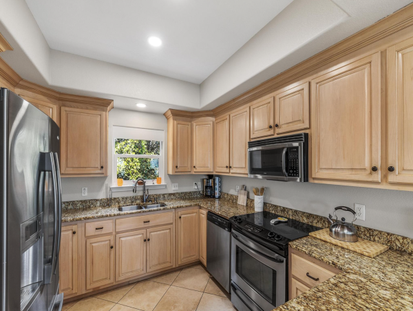 Newly Updated Townhouse Five Bedrooms
