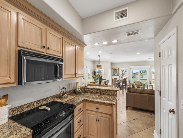 Newly Updated Townhouse Five Bedrooms
