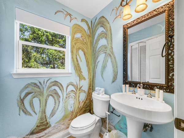 Newly Updated Townhouse Five Bedrooms