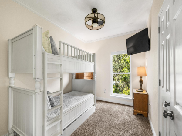 Newly Updated Townhouse Five Bedrooms