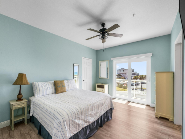 Newly Updated Townhouse Five Bedrooms