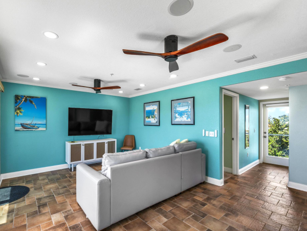 Newly Updated Townhouse Five Bedrooms