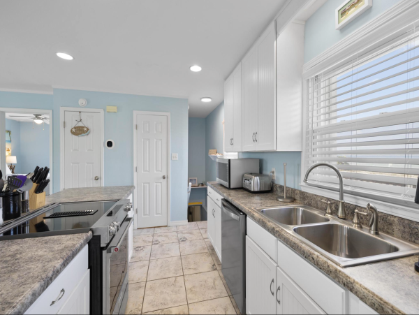 Pensacola Beach Three Bedroom Rental - Magnificent View of The Water