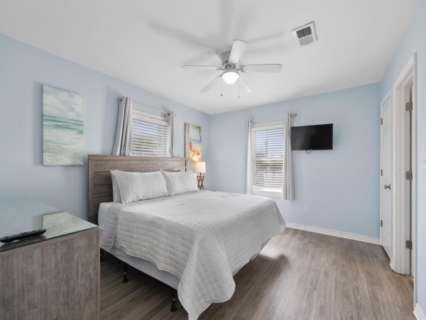 Pensacola Beach Three Bedroom Rental - Magnificent View of The Water