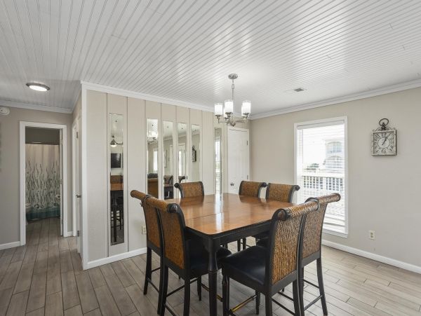 Charming Navarre Beach Vacation Home Short Walk to Beach