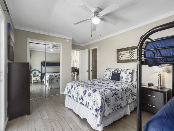 Charming Navarre Beach Vacation Home Short Walk to Beach