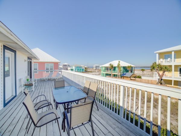 Charming Navarre Beach Vacation Home Short Walk to Beach