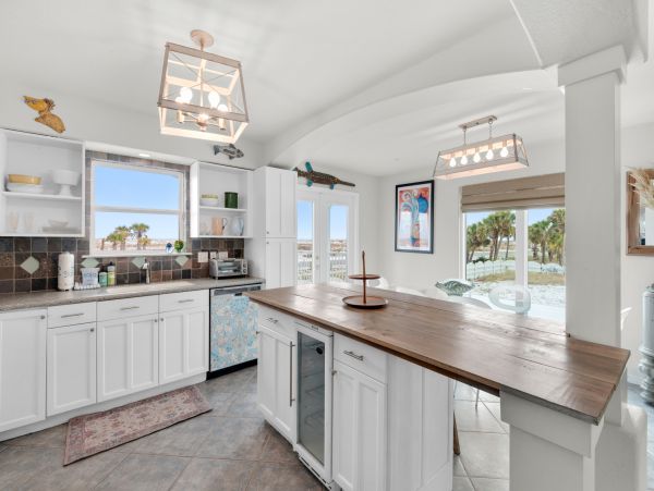 Pensacola Luxury Beachfront Retreat with 5-Bedrooms and Stunning Views