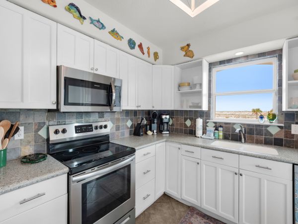 Pensacola Luxury Beachfront Retreat with 5-Bedrooms and Stunning Views