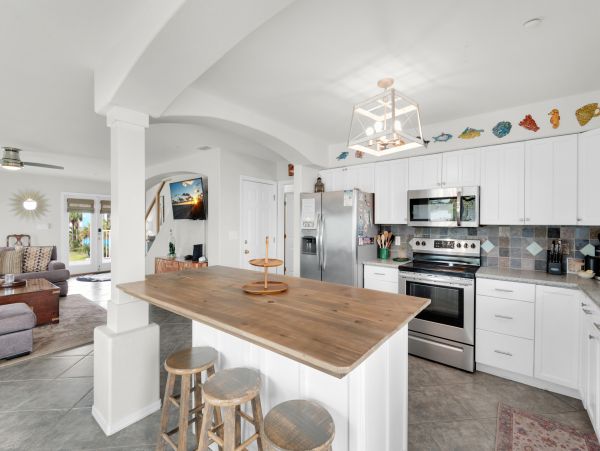 Pensacola Luxury Beachfront Retreat with 5-Bedrooms and Stunning Views