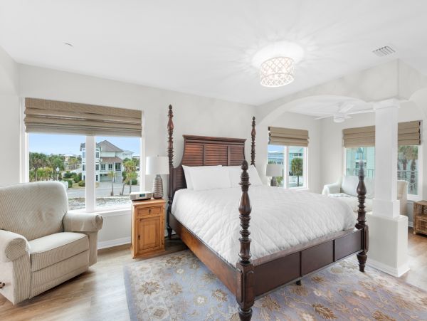 Pensacola Luxury Beachfront Retreat with 5-Bedrooms and Stunning Views