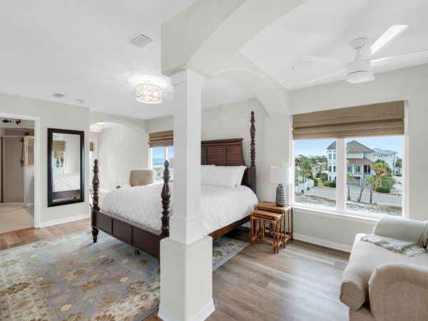 Pensacola Luxury Beachfront Retreat with 5-Bedrooms and Stunning Views