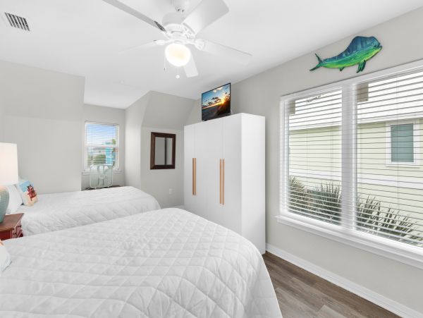 Pensacola Luxury Beachfront Retreat with 5-Bedrooms and Stunning Views