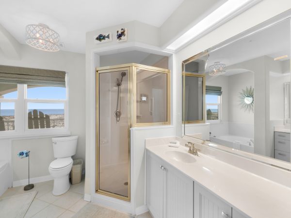 Pensacola Luxury Beachfront Retreat with 5-Bedrooms and Stunning Views