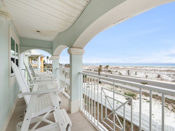 Pensacola Luxury Beachfront Retreat with 5-Bedrooms and Stunning Views