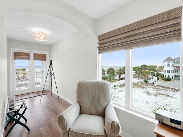 Pensacola Luxury Beachfront Retreat with 5-Bedrooms and Stunning Views