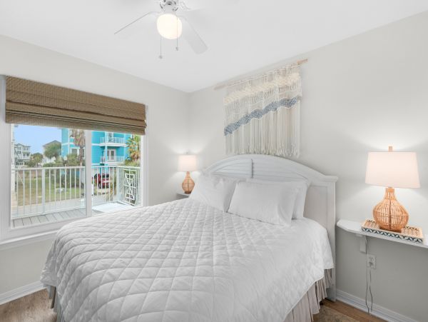 Pensacola Luxury Beachfront Retreat with 5-Bedrooms and Stunning Views