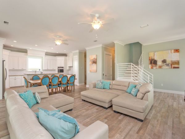 Pensacola Six Bedroom Vacation Home 50 Steps to Beach