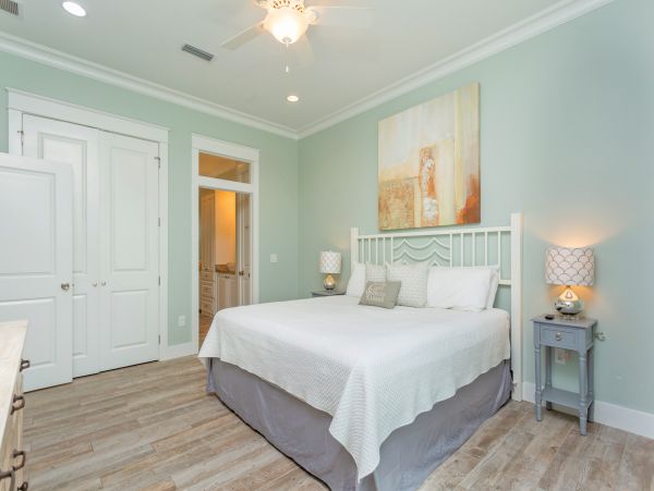 Pensacola Six Bedroom Vacation Home 50 Steps to Beach