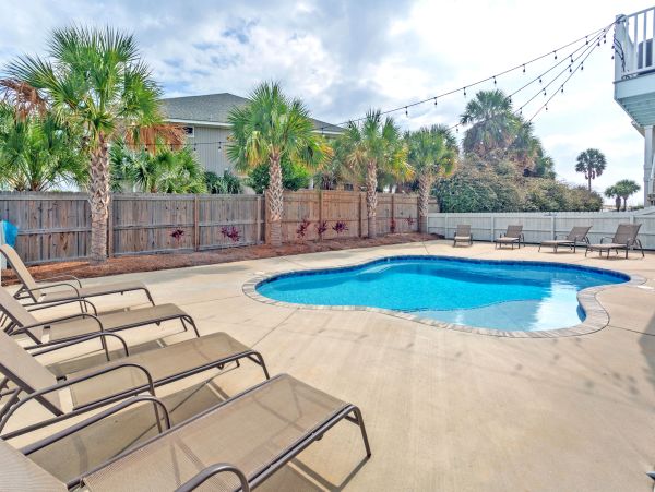 Pensacola Six Bedroom Vacation Home 50 Steps to Beach