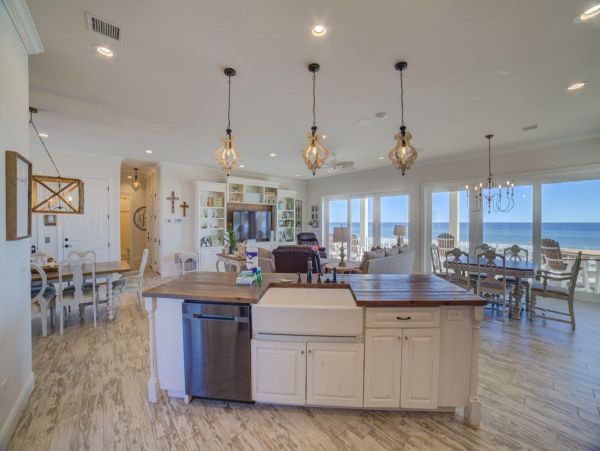 Oceanfront Vacation Six Bedroom Rental in Pensacola Beach