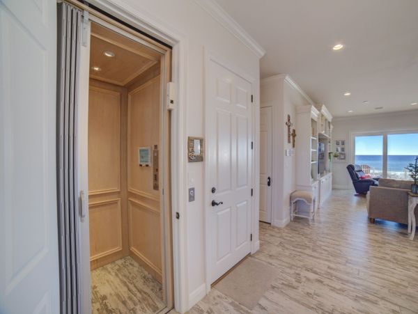 Oceanfront Vacation Six Bedroom Rental in Pensacola Beach