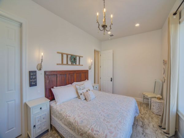Oceanfront Vacation Six Bedroom Rental in Pensacola Beach