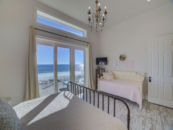 Oceanfront Vacation Six Bedroom Rental in Pensacola Beach