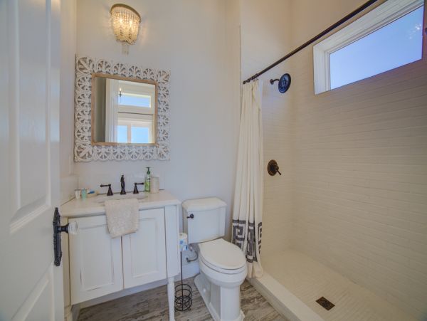 Oceanfront Vacation Six Bedroom Rental in Pensacola Beach