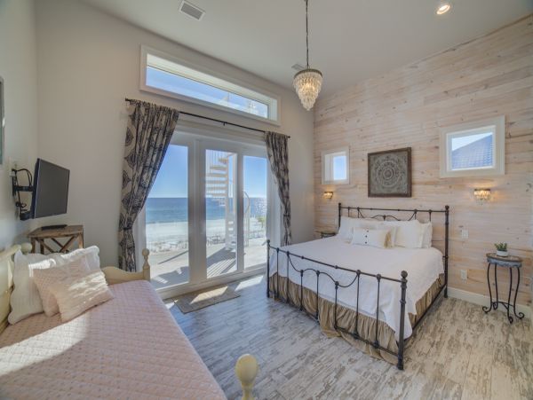 Oceanfront Vacation Six Bedroom Rental in Pensacola Beach
