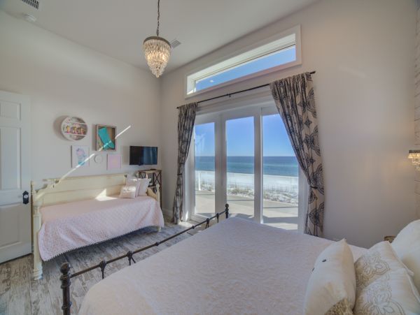 Oceanfront Vacation Six Bedroom Rental in Pensacola Beach