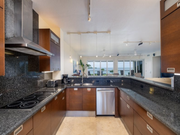 Four Bedroom Oceanfront Vacation Condo in Key Largo Sleeps 8 - additional view, photo 5