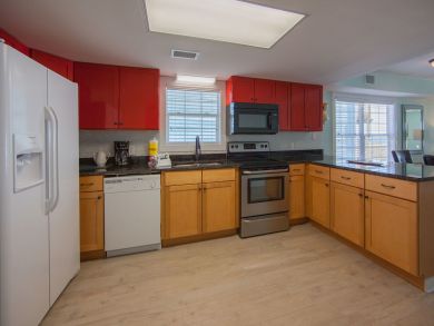 Location Location 10 Bedroom Home Sleeps 36 with Pool