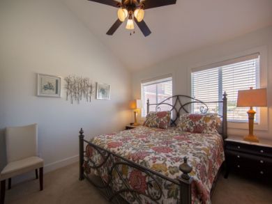 Location Location 10 Bedroom Home Sleeps 36 with Pool